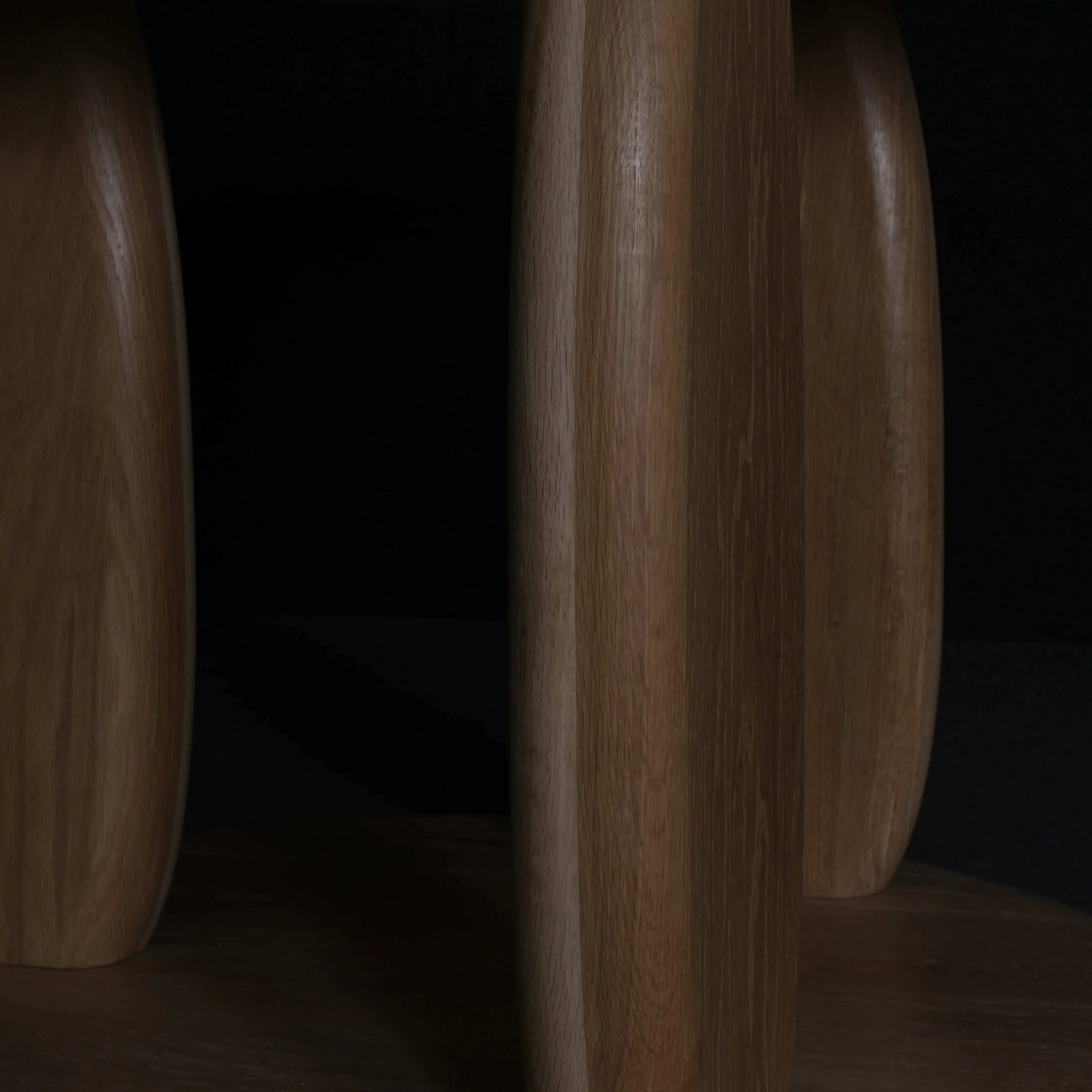 COLOMBE DINING TABLE - Image 8
