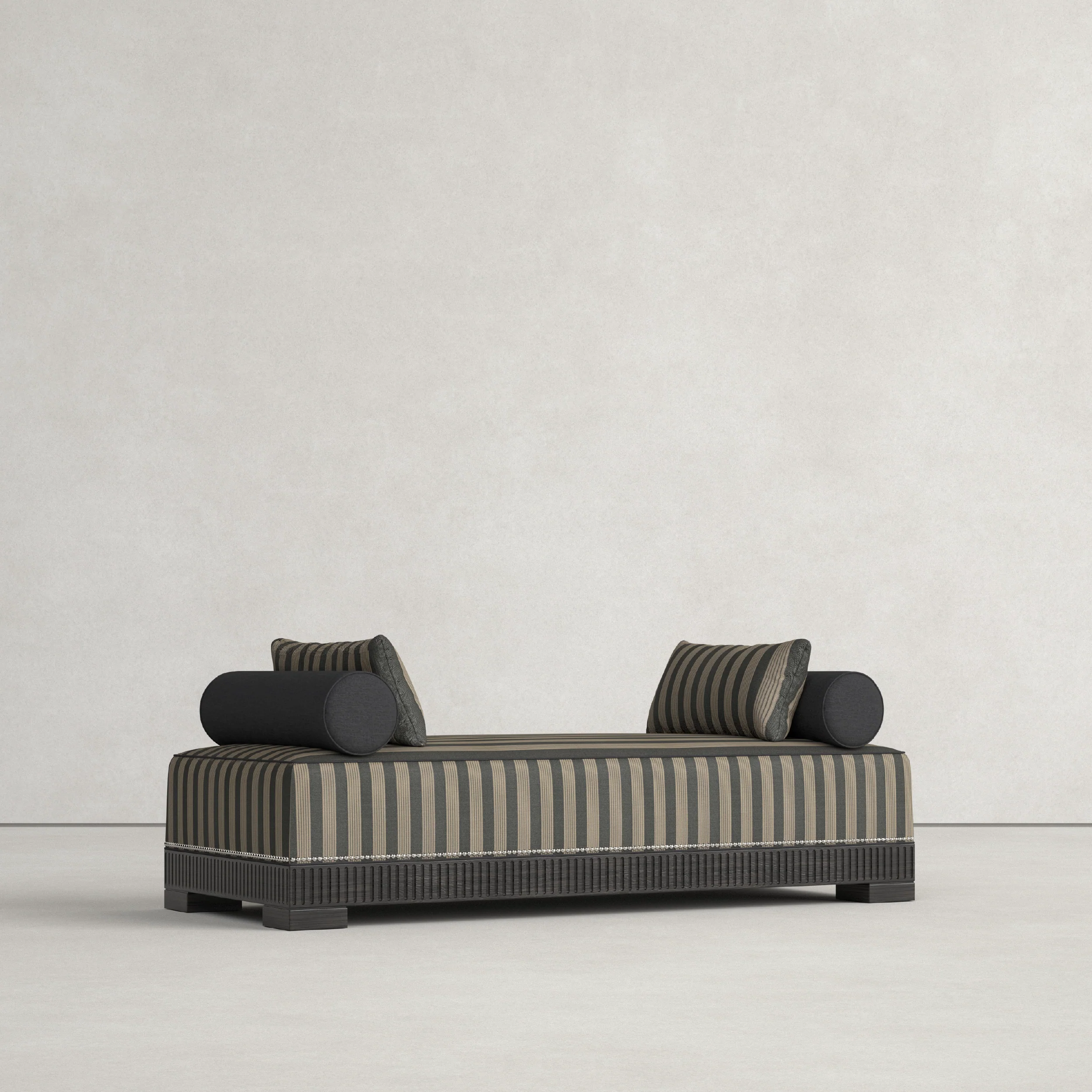 ENGLISH BENCH - Image 5