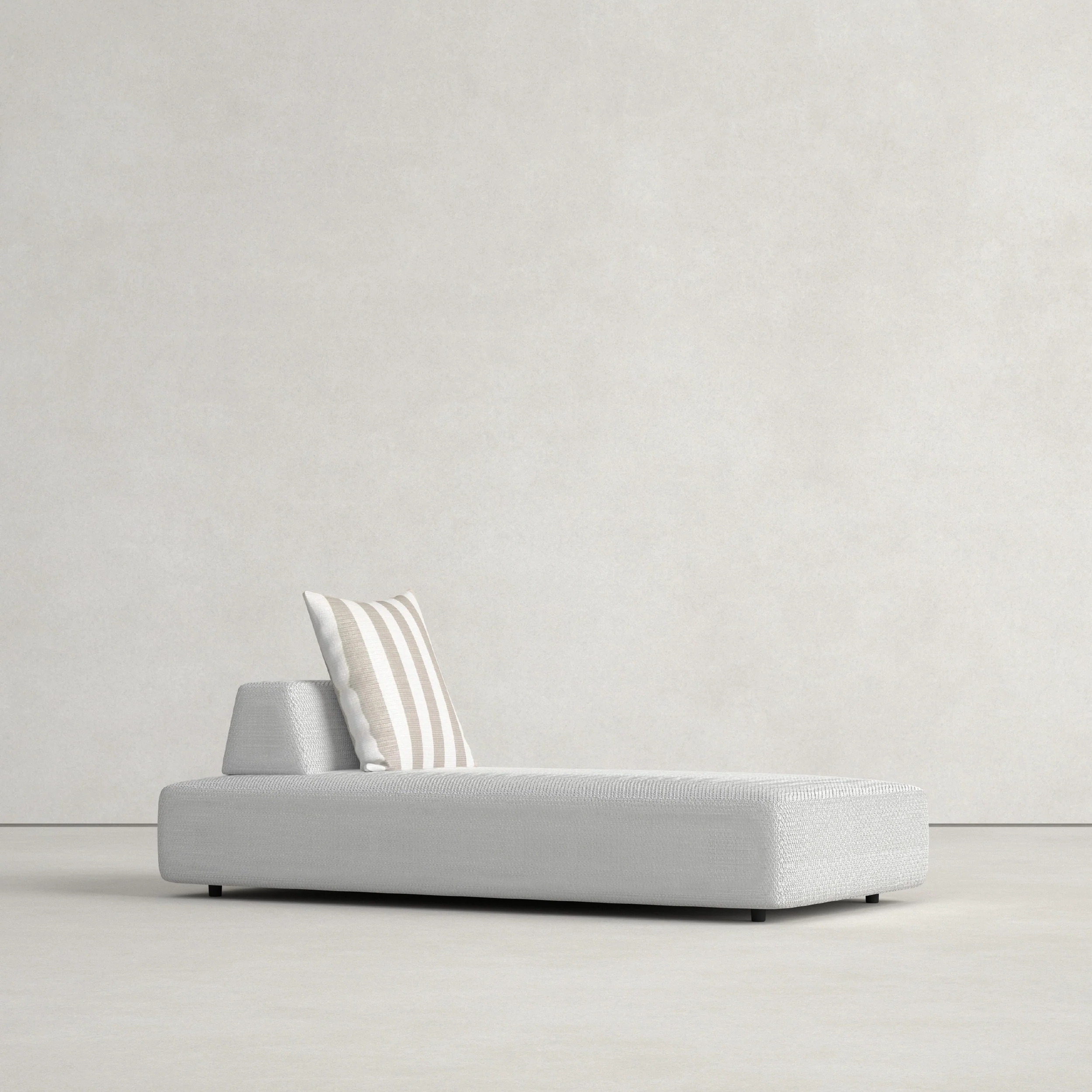 LUCAS CHAISE - Image 4